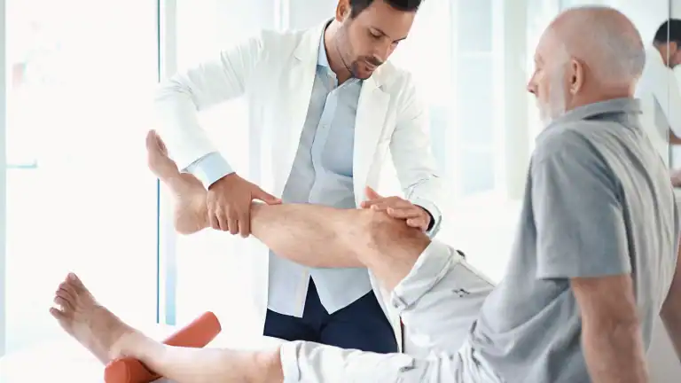 Can a Chiropractor Help with Knee Pain